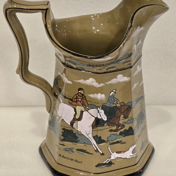 Buffalo Pottery Deldare Ware Pitcher 64 Oz The Fallonfield Hunt Breaking Cover - Picture 3 of 10